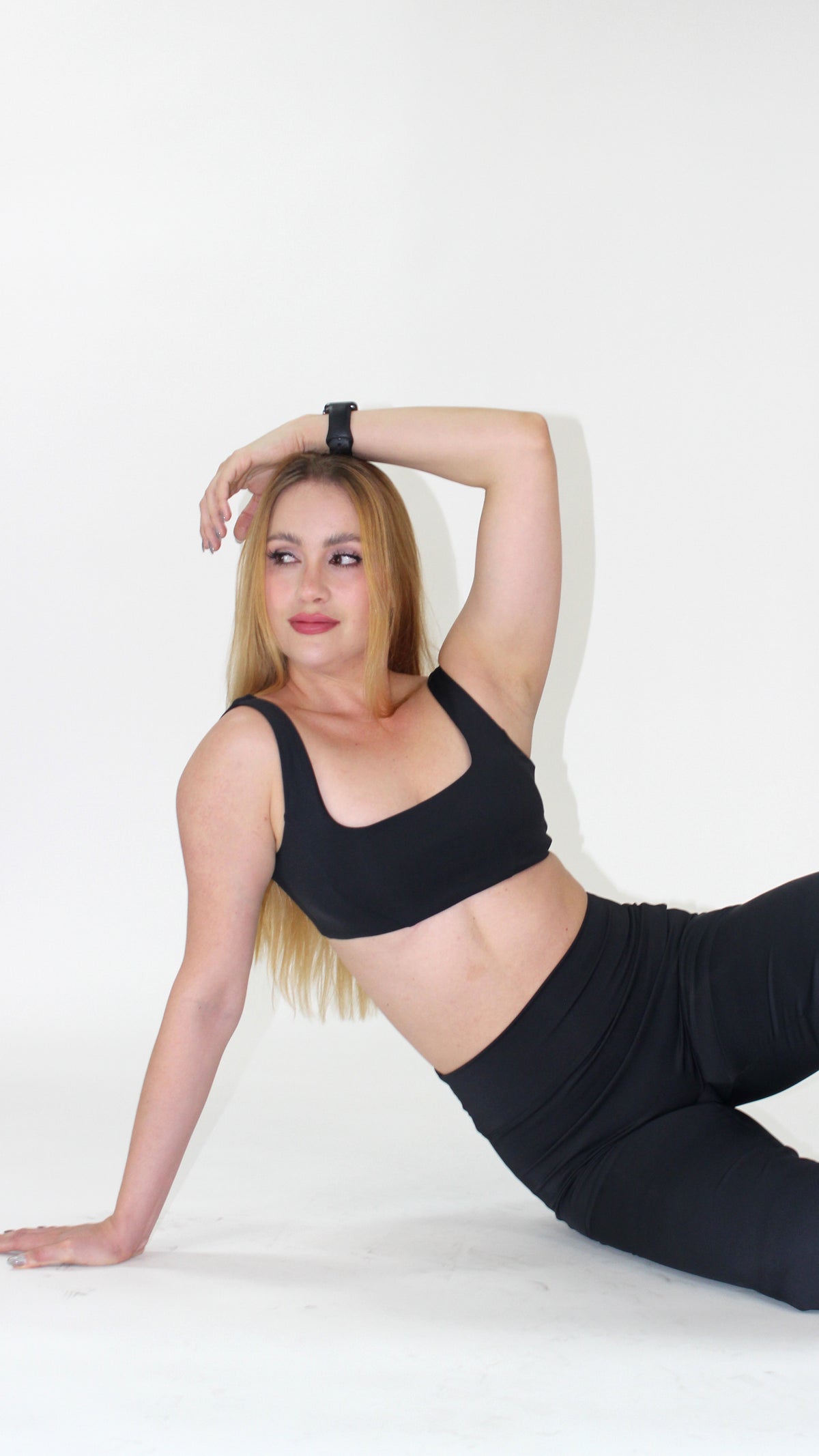 Sports bra mujer efecto lift color negro Onyx KIN Active